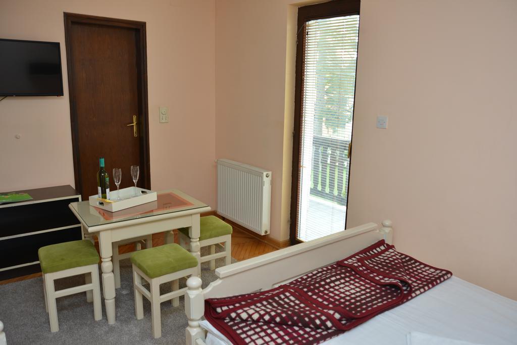 זלאטיבור Guest House Colovic מראה חיצוני תמונה